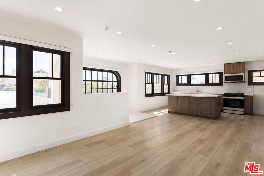 Santa Monica, CA 90405,2528 4th ST