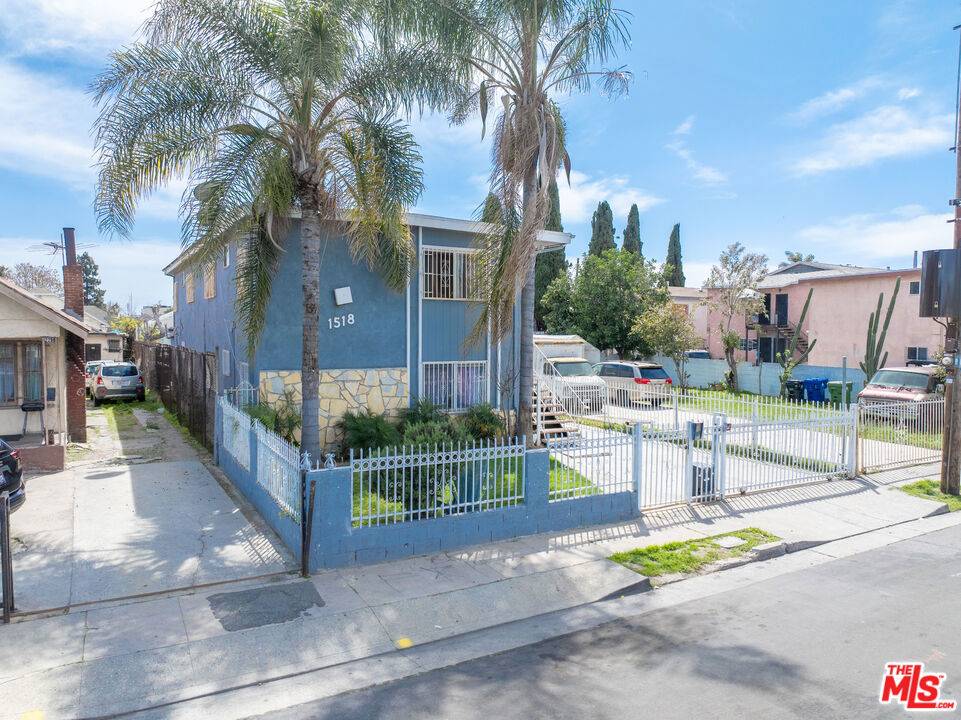 Los Angeles, CA 90011,1518 E 51st ST