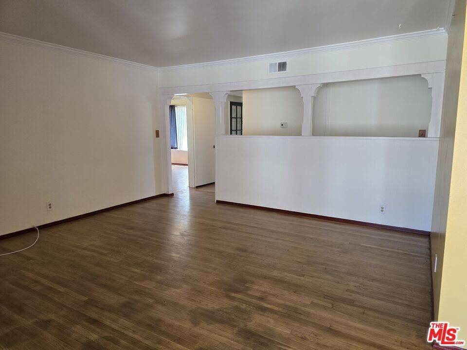 Sun Valley, CA 91352,13049 Schoenborn ST
