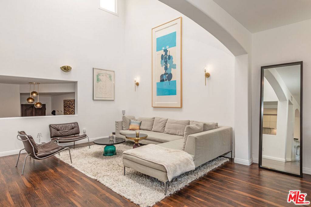Malibu, CA 90265,6435 Zumirez DR #9