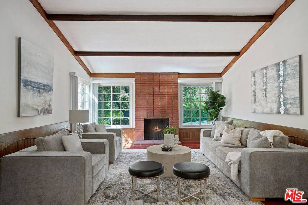 Los Angeles, CA 90077,2644 Basil LN