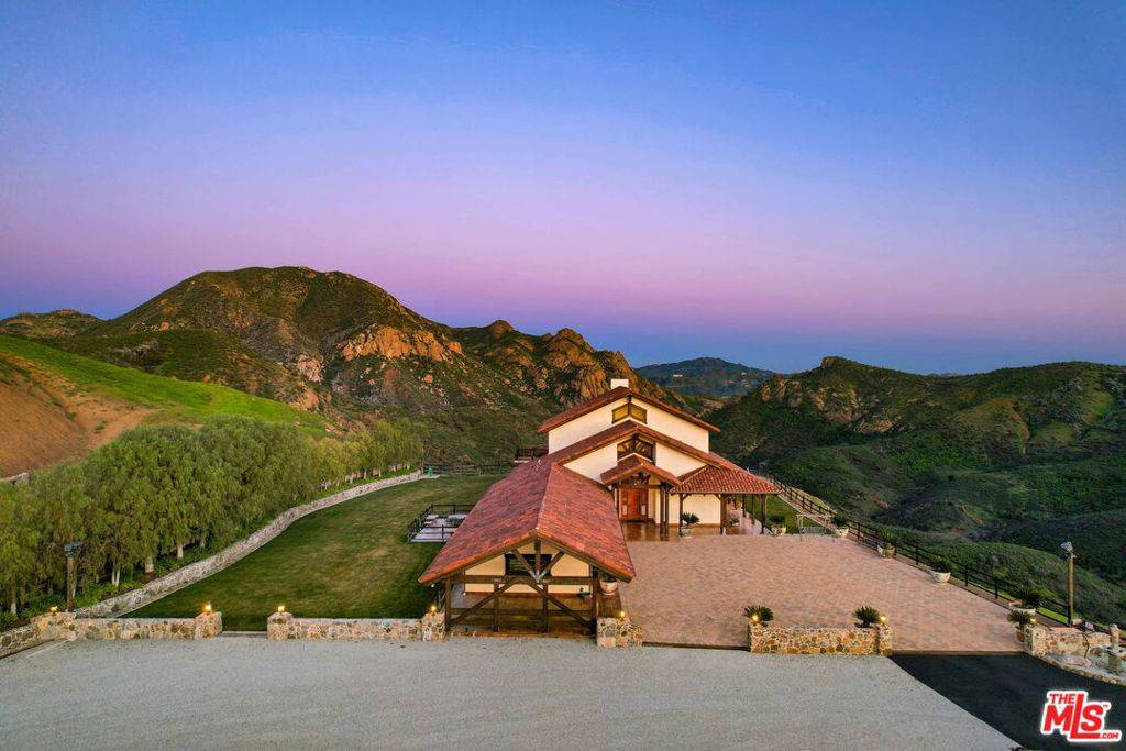 Malibu, CA 90265,12486 Yerba Buena RD