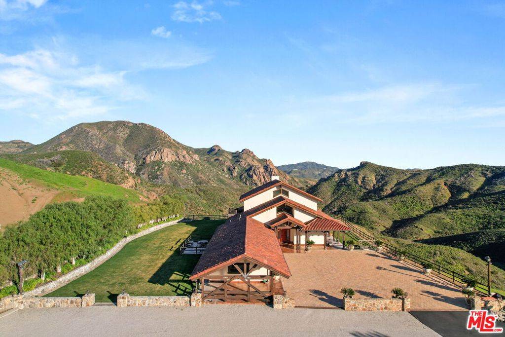 Malibu, CA 90265,12486 Yerba Buena RD