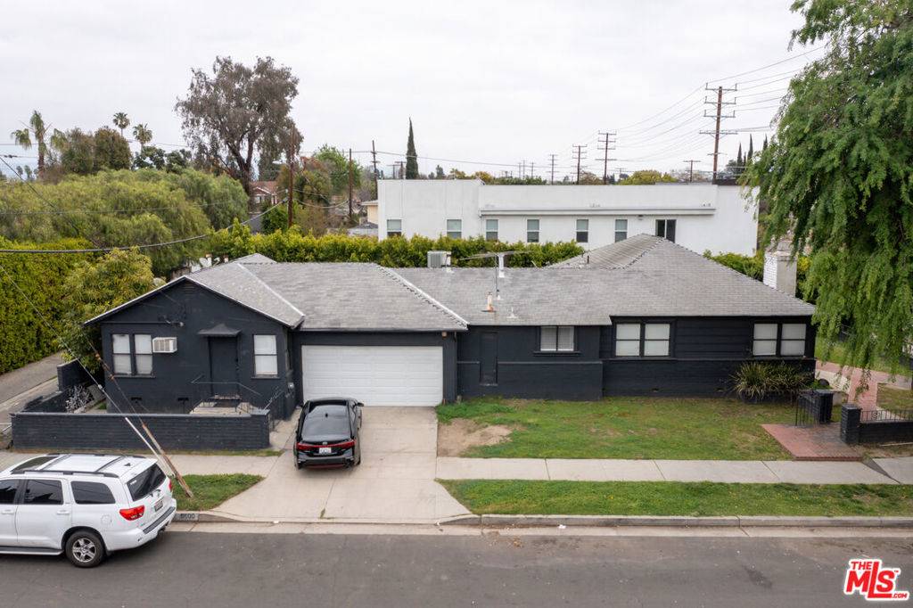 Van Nuys, CA 91401,13559 Burbank BLVD