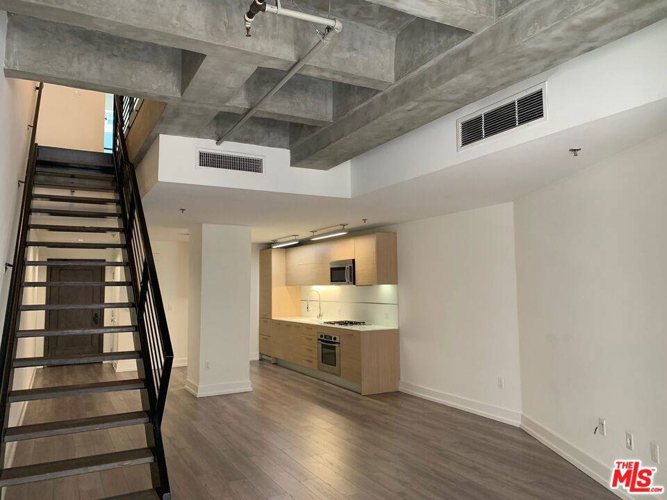 Los Angeles, CA 90017,727 W 7th ST #917