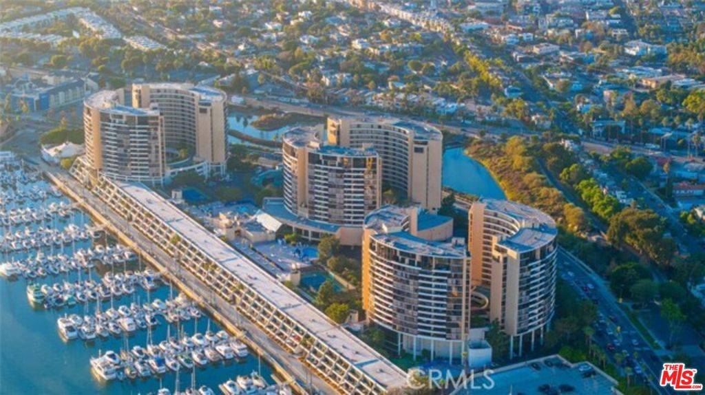Marina Del Rey, CA 90292,4316 Marina City DR #619