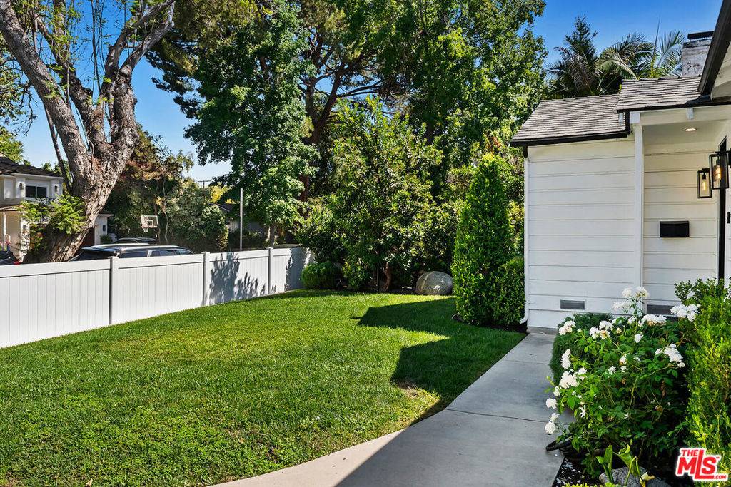 Sherman Oaks, CA 91403,4745 Norwich AVE