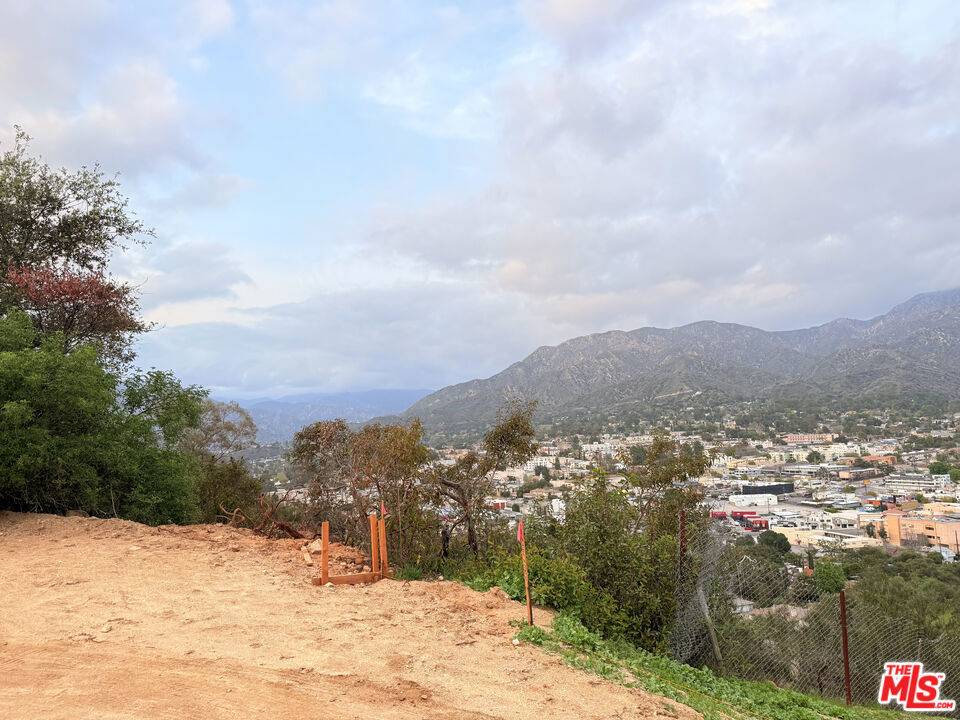 Tujunga, CA 91042,9735 N Estaban Way