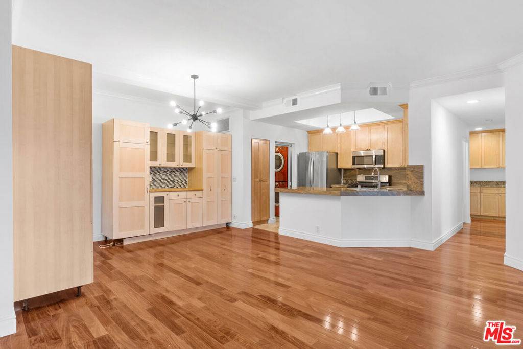 Los Angeles, CA 90066,12621 Washington PL #201A
