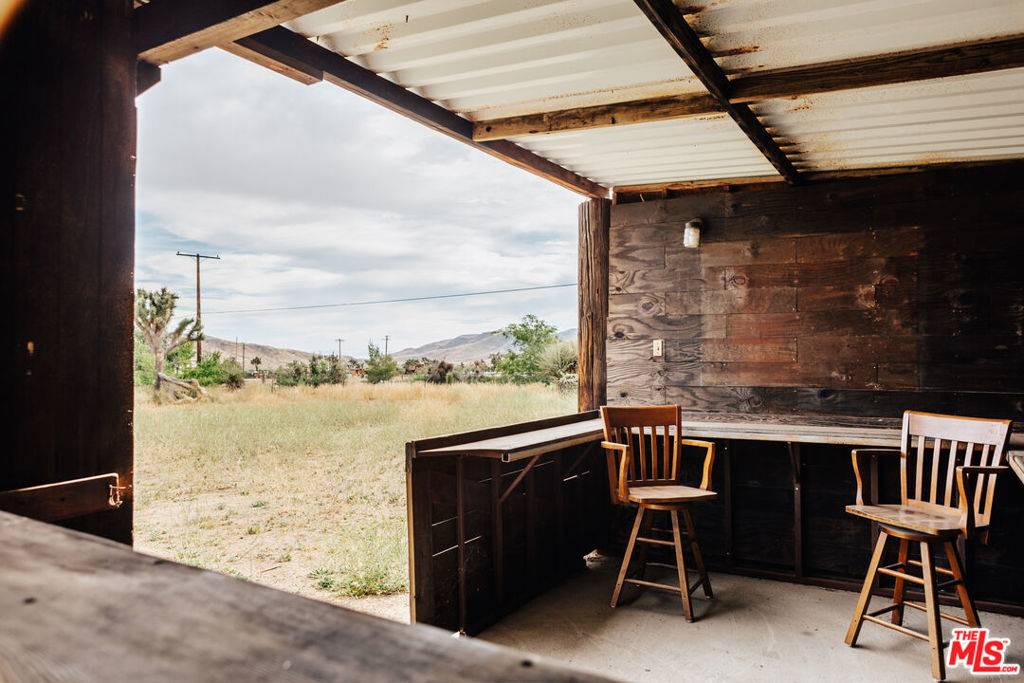5433 William S Hart RD Pioneertown, CA 92268