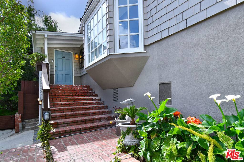 Sherman Oaks, CA 91403,15200 Del Gado DR