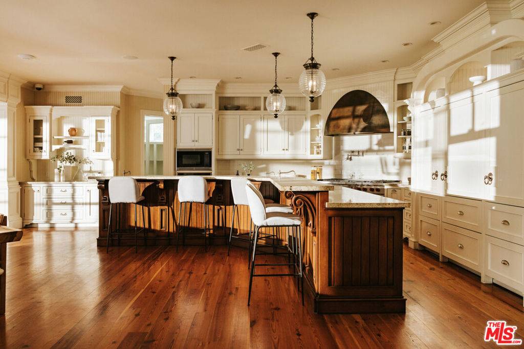 23870 LONG VALLEY RD Hidden Hills, CA 91302