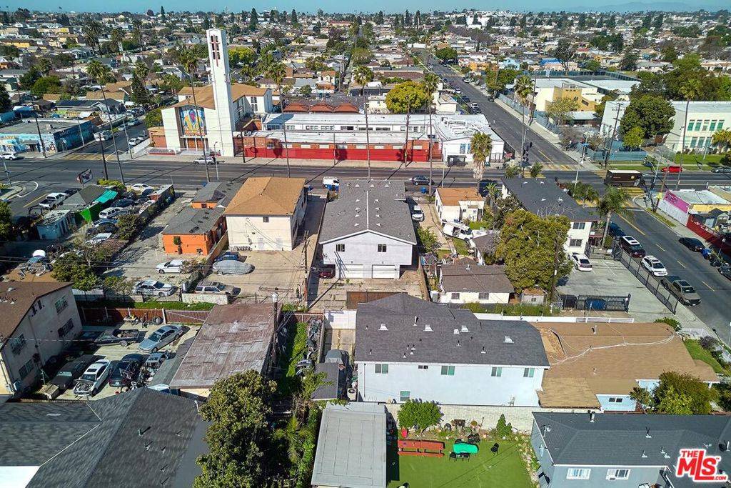 Los Angeles, CA 90061,11166 S Figueroa ST