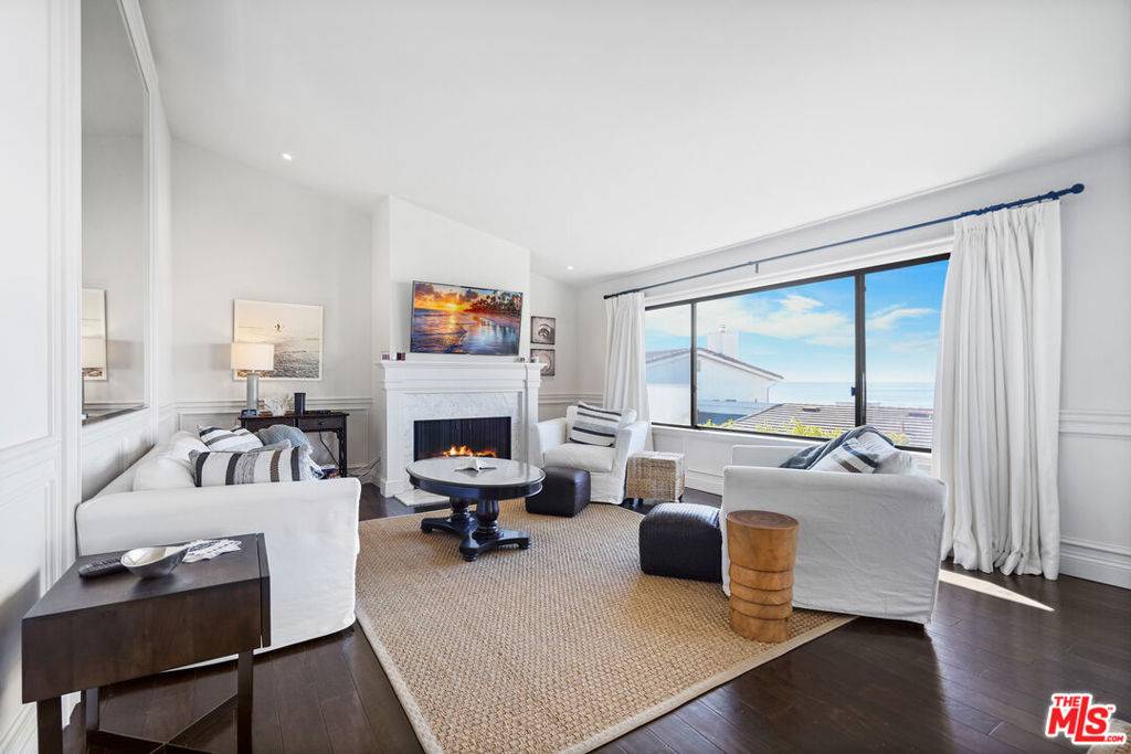 Malibu, CA 90265,6787 Las Olas WAY