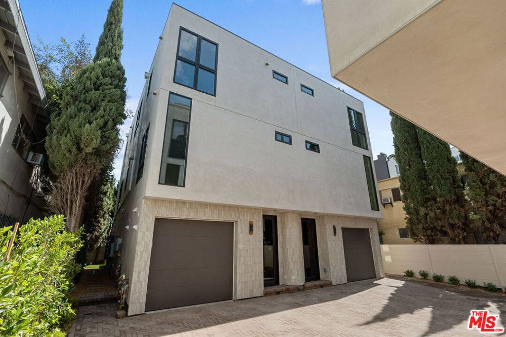 Los Angeles, CA 90048,428 Arnaz DR