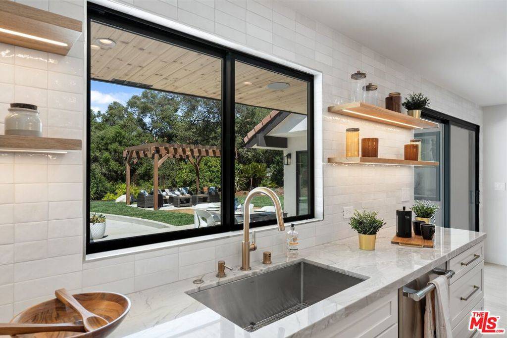 Calabasas, CA 91302,4413 Park Mallorca