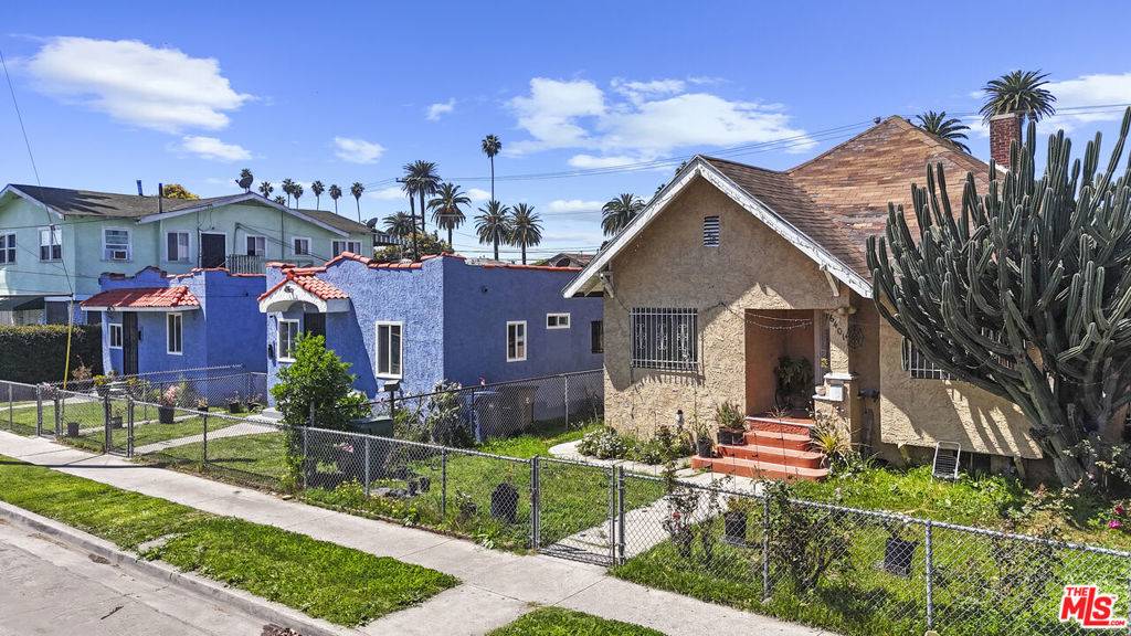 Los Angeles, CA 90001,6401 Converse AVE