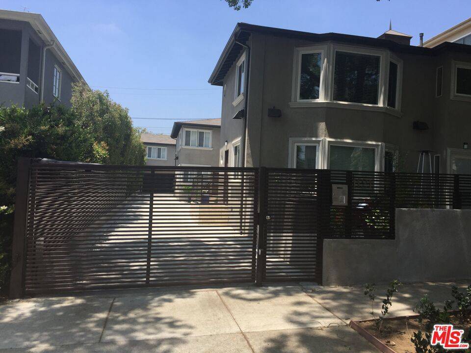 West Hollywood, CA 90069,1121 N Sweetzer AVE #5