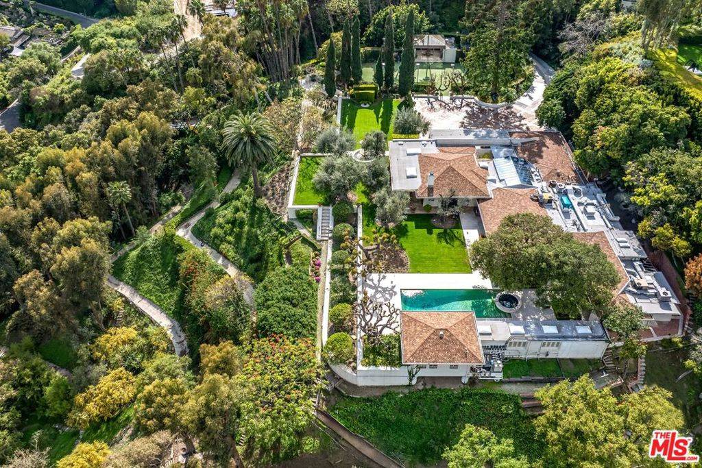 Los Angeles, CA 90077,750 Lausanne RD