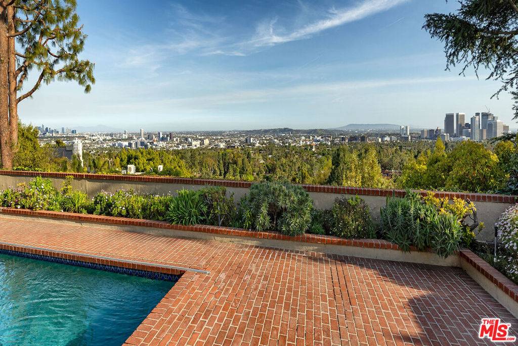 1005 N Alpine DR Beverly Hills, CA 90210