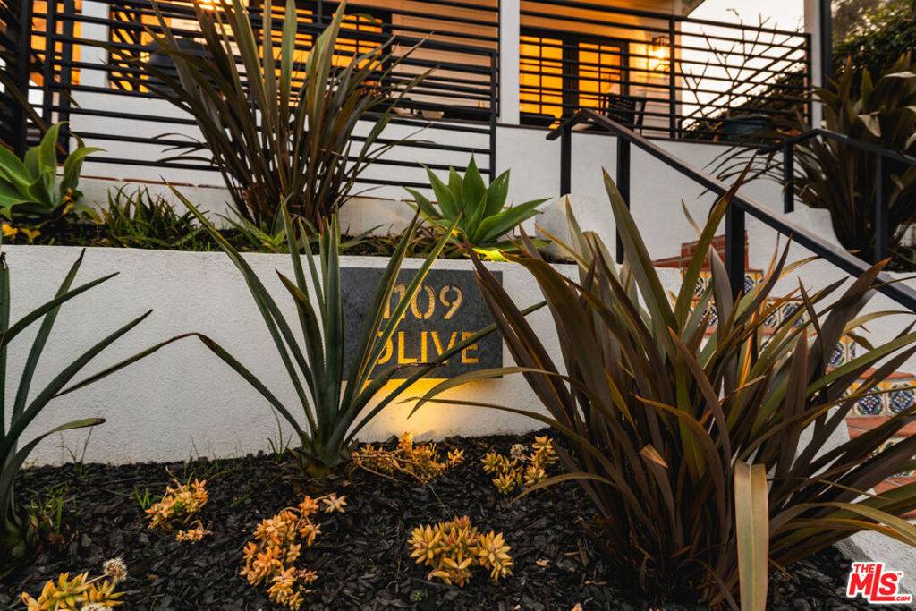 Santa Barbara, CA 93101,1109 Olive ST