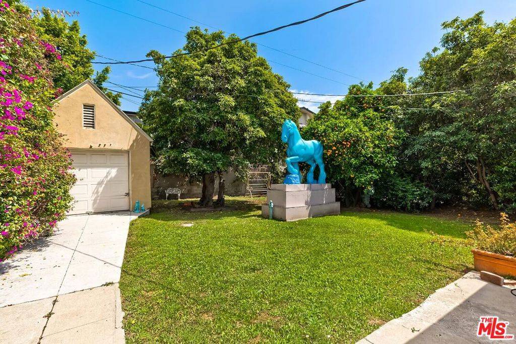 Los Angeles, CA 90048,638 N Edinburgh AVE