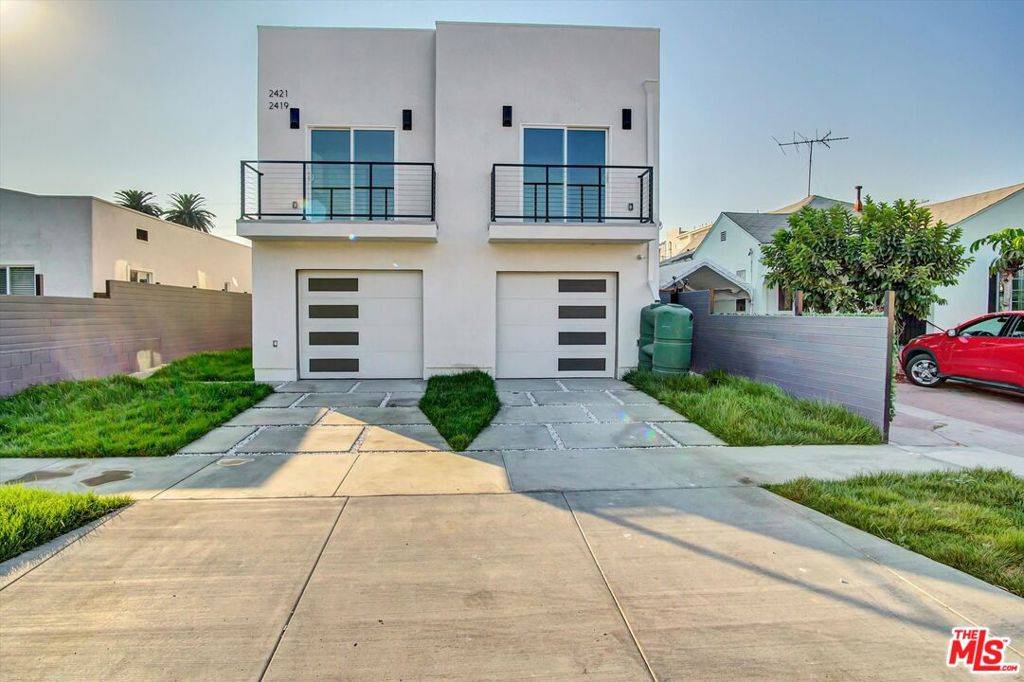 Los Angeles, CA 90016,2419 S Cochran AVE