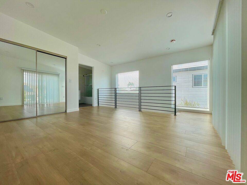 Inglewood, CA 90302,953 1/2 E Brett ST