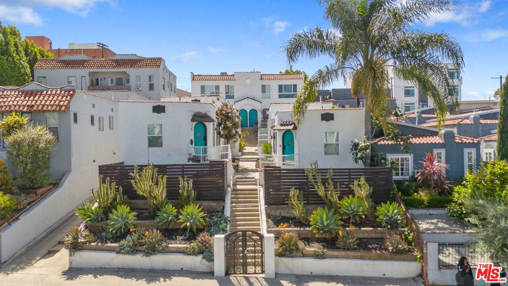Los Angeles, CA 90004,329 N Alexandria AVE