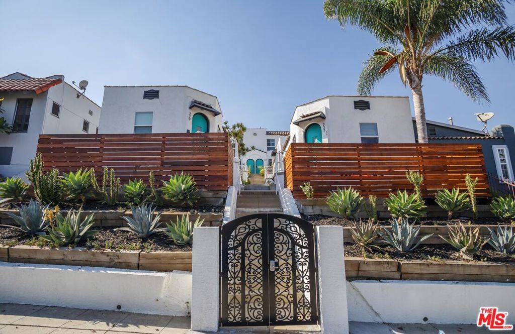 Los Angeles, CA 90004,329 N Alexandria AVE