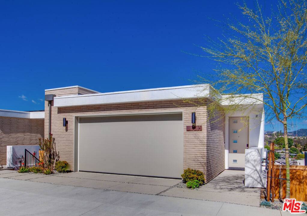 Los Angeles, CA 90026,1649 N Bruce CT