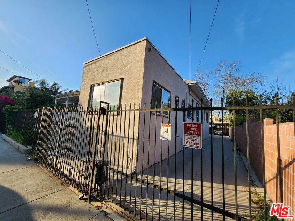 Los Angeles, CA 90015,1517 W 12th ST