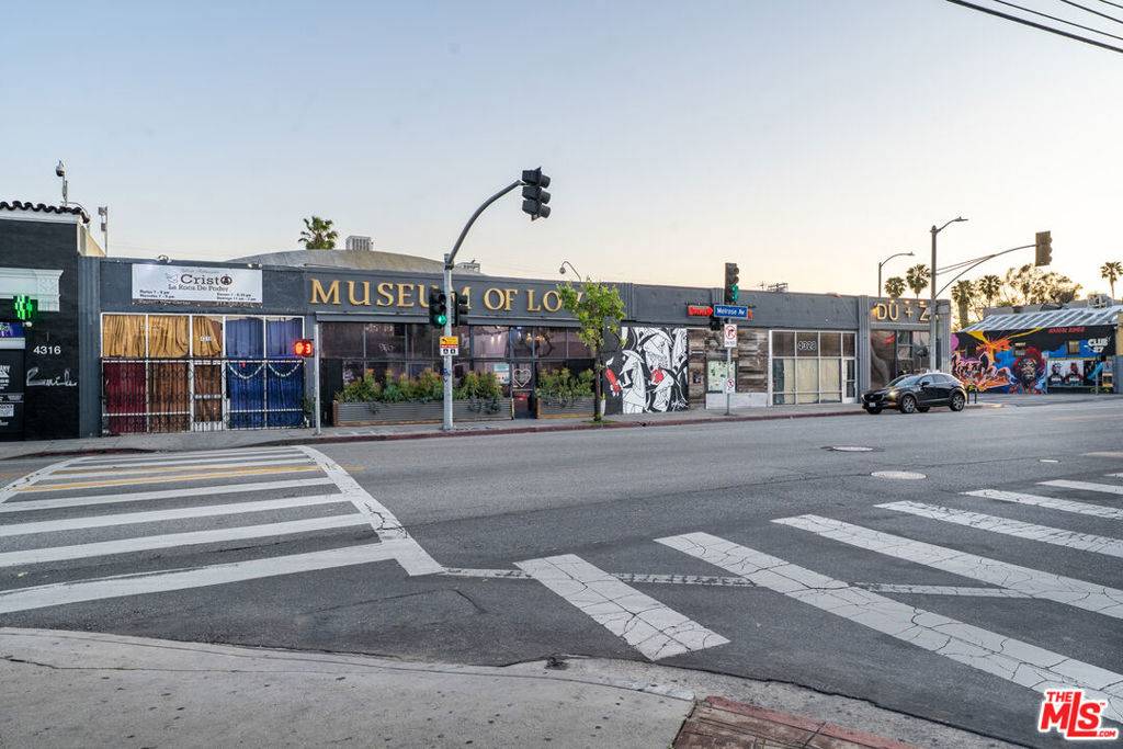 Los Angeles, CA 90029,4318 Melrose AVE