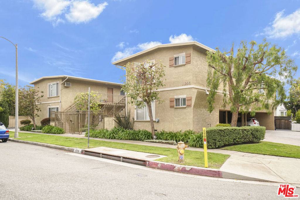 Los Angeles, CA 90064,11296 Brookhaven AVE