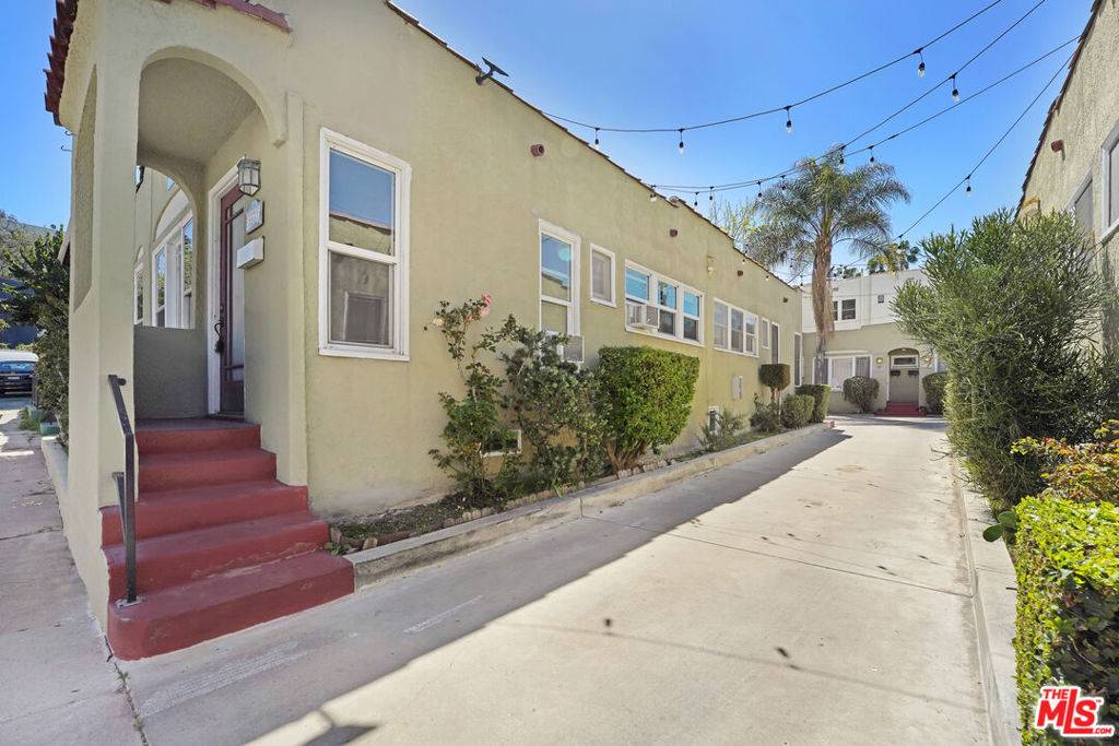 Los Angeles, CA 90026,3370 Hamilton WAY