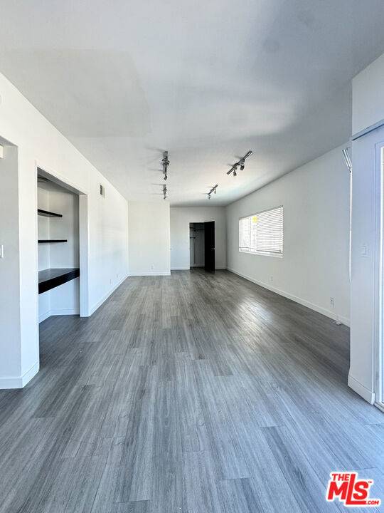 Los Angeles, CA 90046,7224 Hillside AVE #32