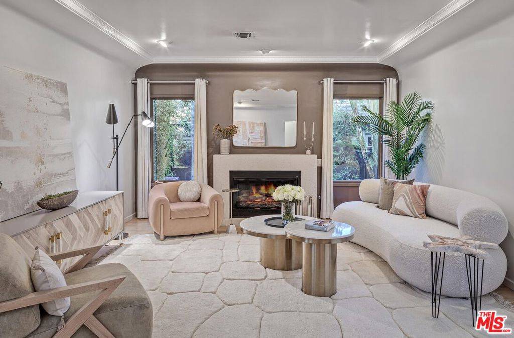 Sherman Oaks, CA 91403,4216 Woodcliff RD