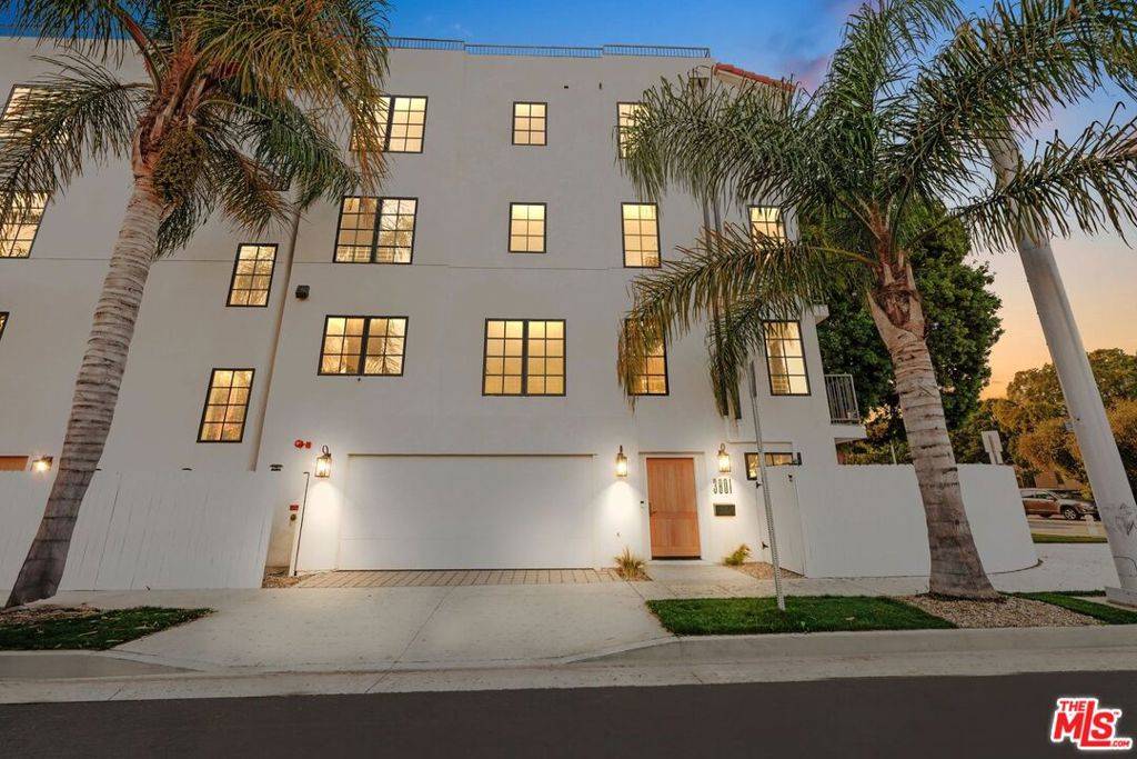 Los Angeles, CA 90066,3801 Berryman AVE