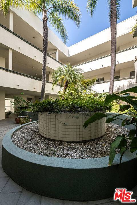 Studio City, CA 91604,4326 Babcock AVE #305