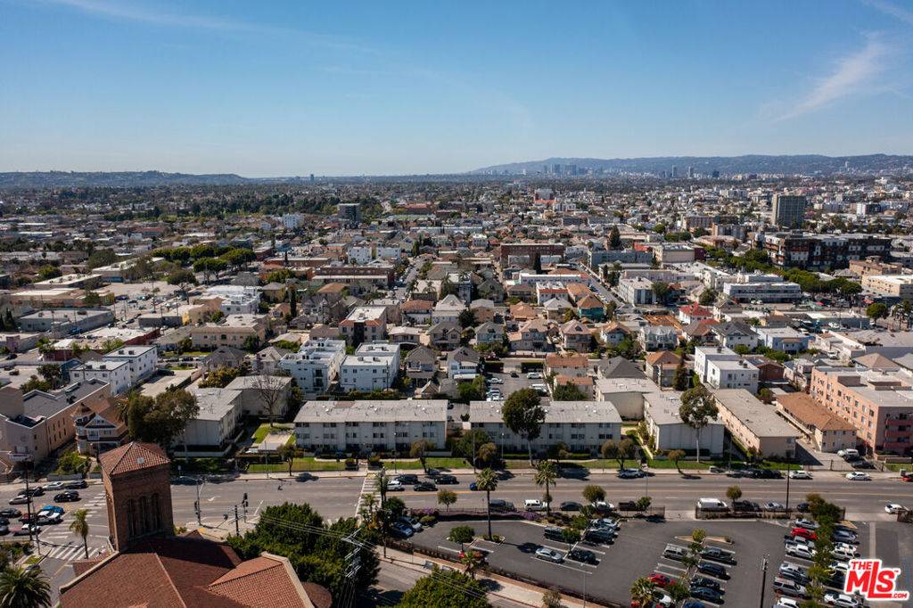 Los Angeles, CA 90006,1337 S Hoover ST