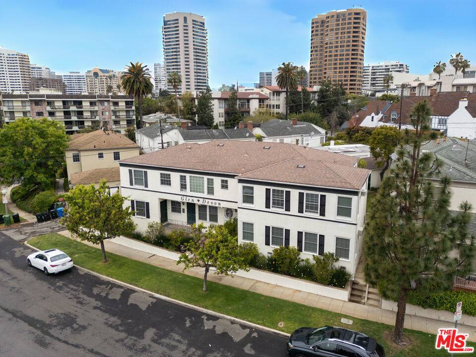 Los Angeles, CA 90024,1301 Devon AVE