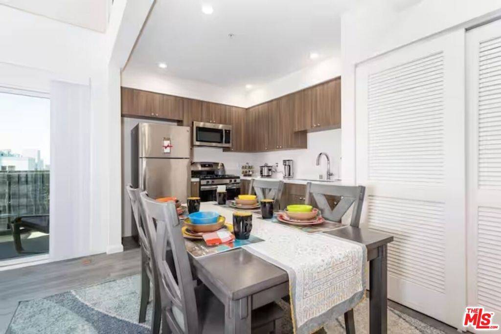 Los Angeles, CA 90006,1019 S Catalina ST #305