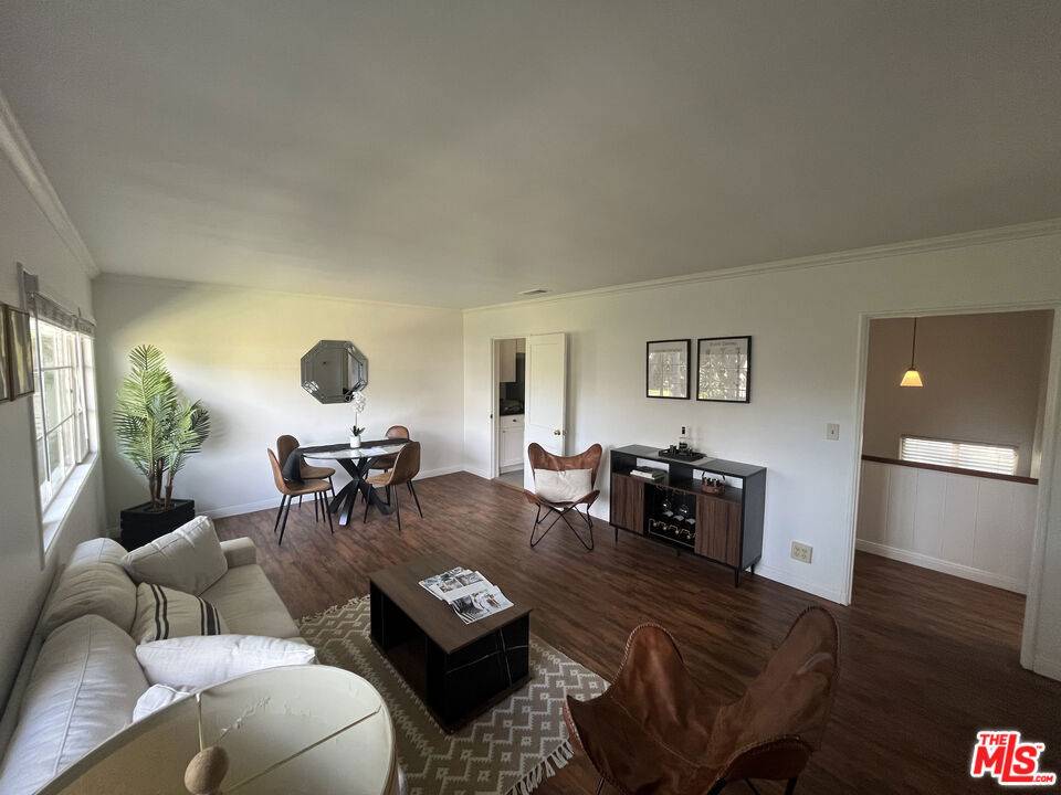 Los Angeles, CA 90016,5162 1/2 Village Green