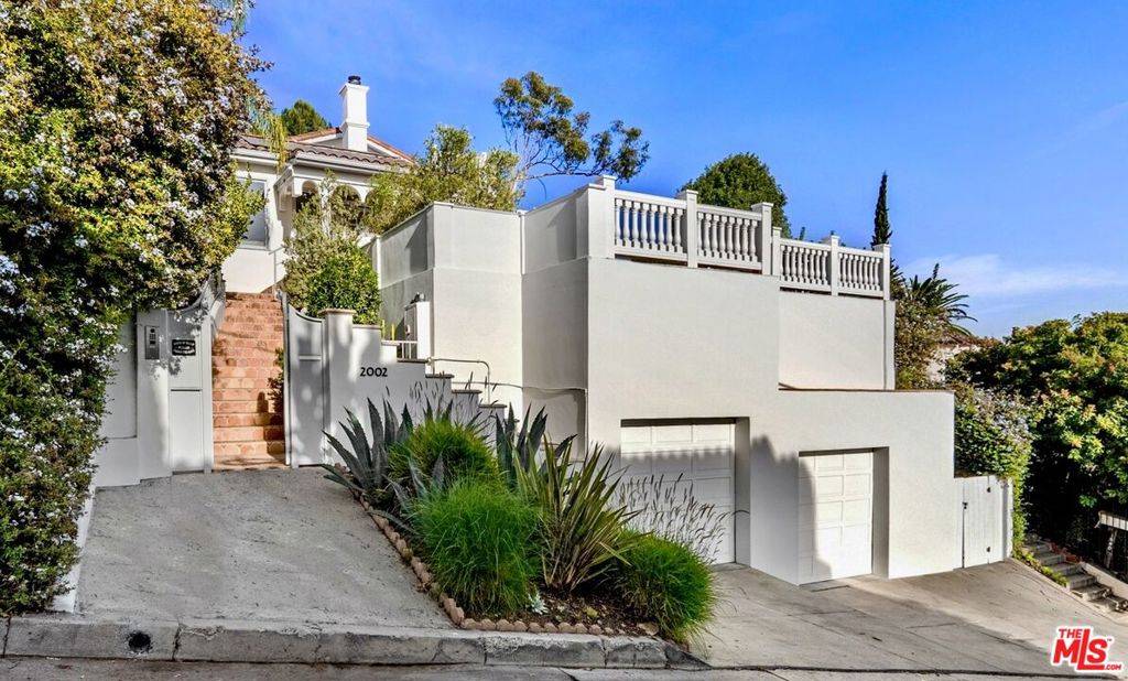 Los Angeles, CA 90068,2002 Hillcrest RD