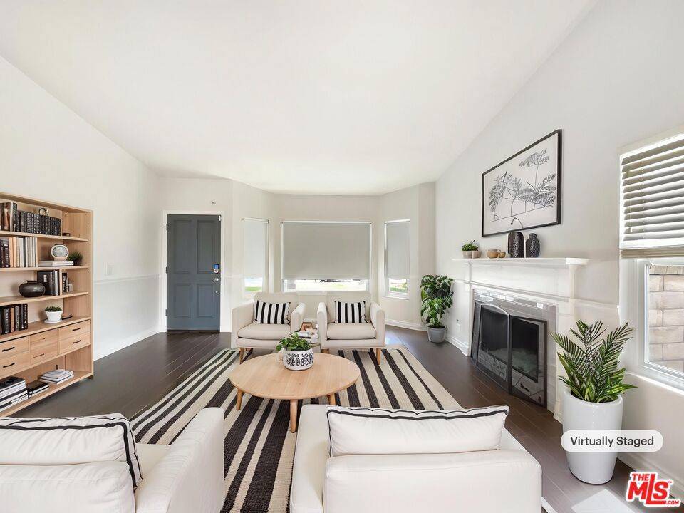 Santa Clarita, CA 91350,27949 Harwood DR