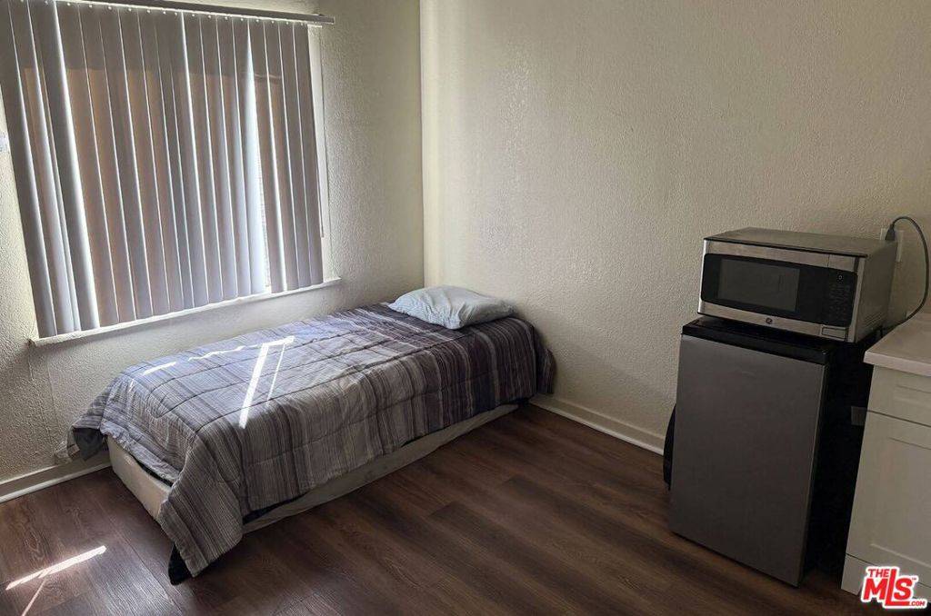 Wilmington, CA 90744,126 W D ST