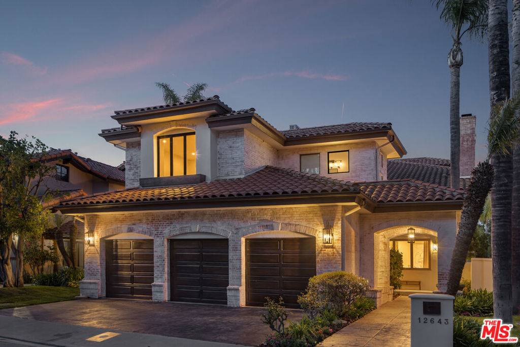 Los Angeles, CA 90049,12643 Promontory RD