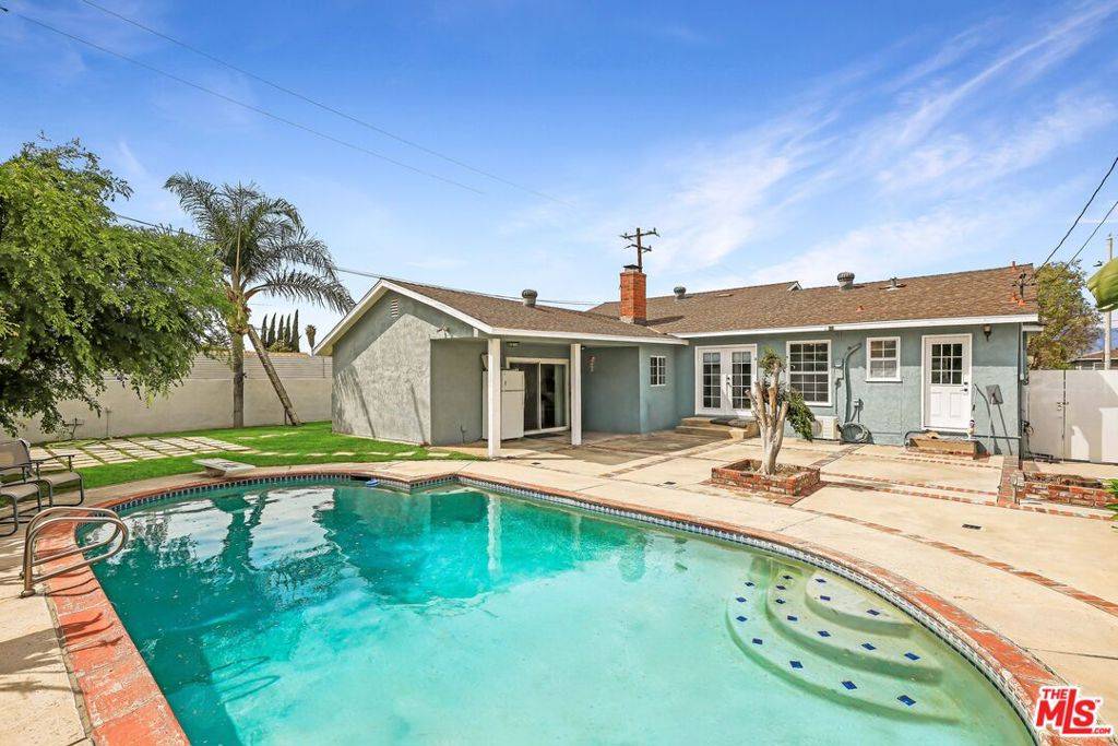 West Covina, CA 91790,800 E Florence AVE