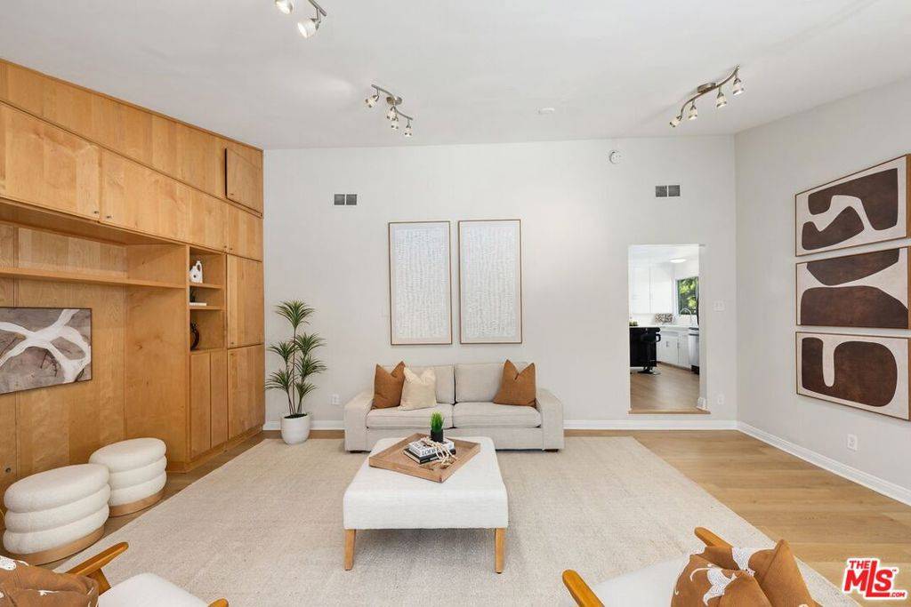 Venice, CA 90291,2439 Louella AVE