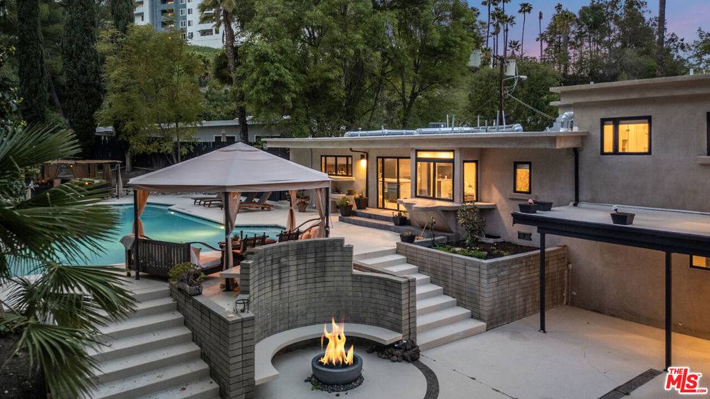 Woodland Hills, CA 91364,20322 Del Campo PL